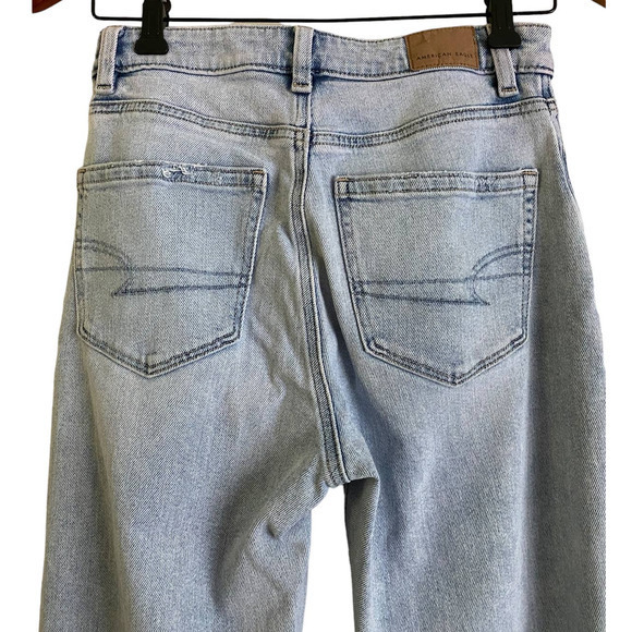 American Eagle-Mom‎ Jean-Light Wash-Size 2 Short-EUC - Picture 4 of 8